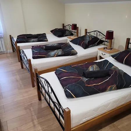 Goscinne Basniowy Dom - Gory Stolowe Apartment *