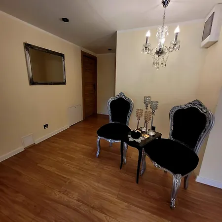 Goscinne Basniowy Dom - Gory Stolowe *