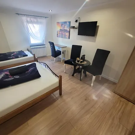 Goscinne Basniowy Dom - Gory Stolowe Appartement *