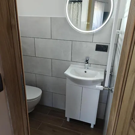 Goscinne Basniowy Dom - Gory Stolowe *