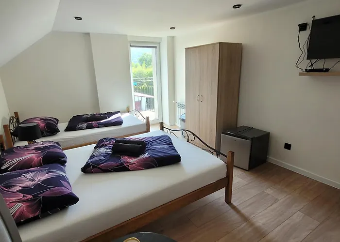 Goscinne Basniowy Dom - Gory Stolowe 라트코프