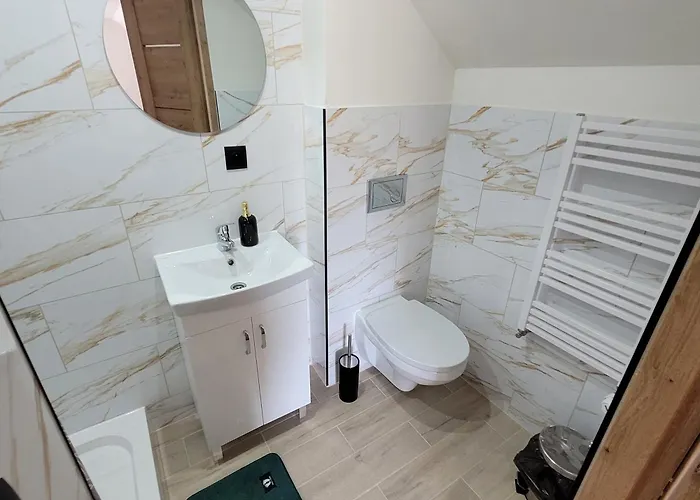 Goscinne Basniowy Dom - Gory Stolowe *